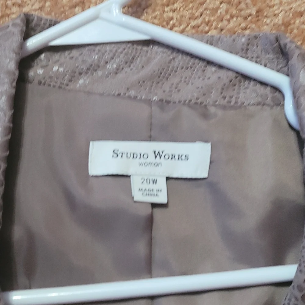 Jacket - Picture 3 of 7